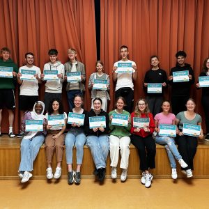 Yes-Zertifikate für 21 Oberstufenschülerinnen und -schüler