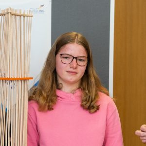 Zwei Teams des Lise-Meitner-Gymnasiums haben den Junior.ING-Landeswettbewerb 2025 gewonnen